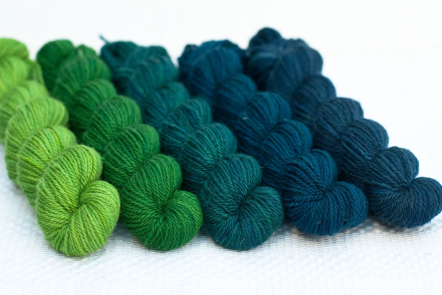 Pre-order: Elora - set of 5 mini-skeins