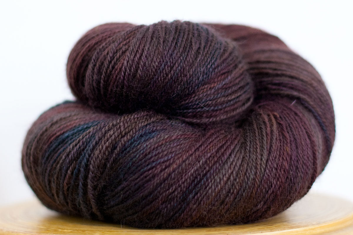 Pizzicato hand-dyed BFL sock yarn in Allspice