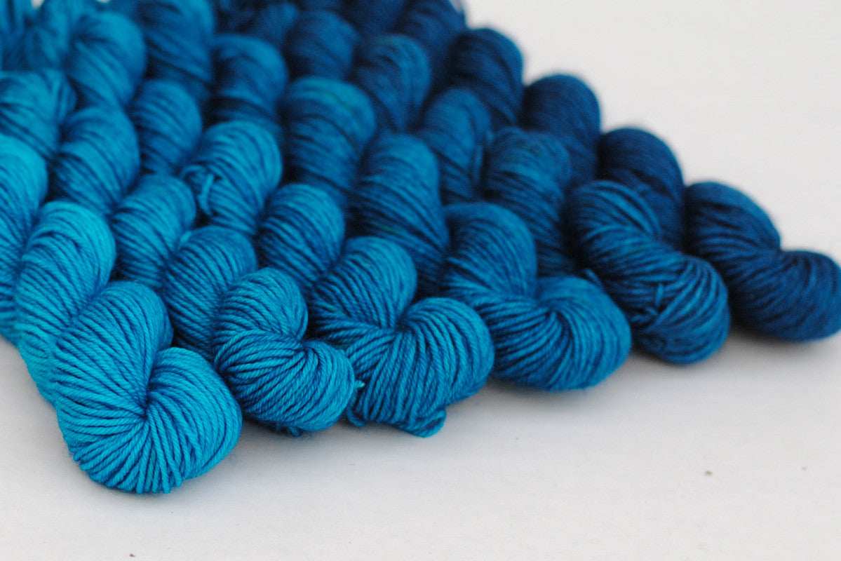 Crescendo hand-dyed gradient yarn set - Deep Blue Sea